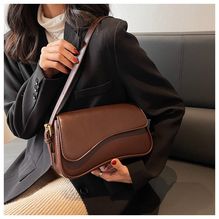 VelouraCraft™ – Magnetic Buckle Shoulder Bag