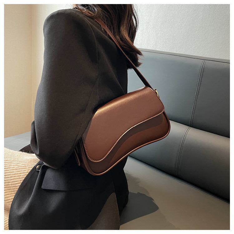VelouraCraft™ – Magnetic Buckle Shoulder Bag